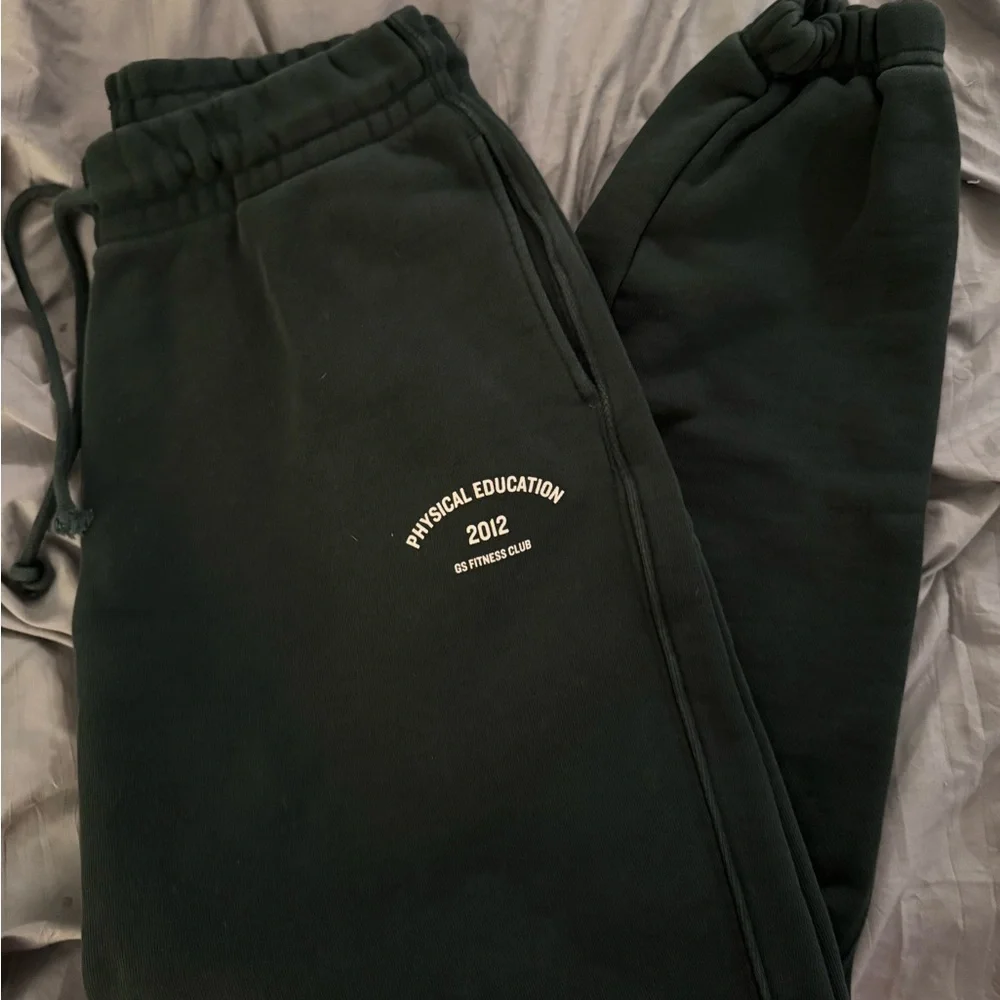 Gymshark Phys Ed Dark Green Sweatpants - Picture 4 of 7